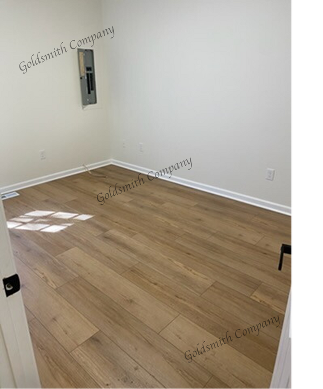 Building Photo - 211A Hillandale Rd