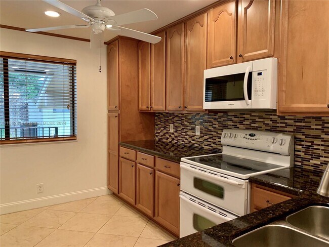 Building Photo - 130 SE 7th St