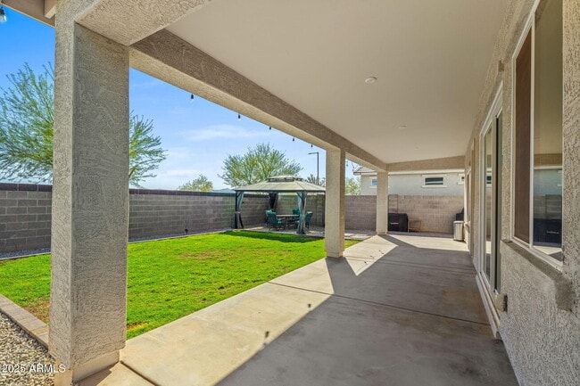 Building Photo - 17809 W Country Club Terrace