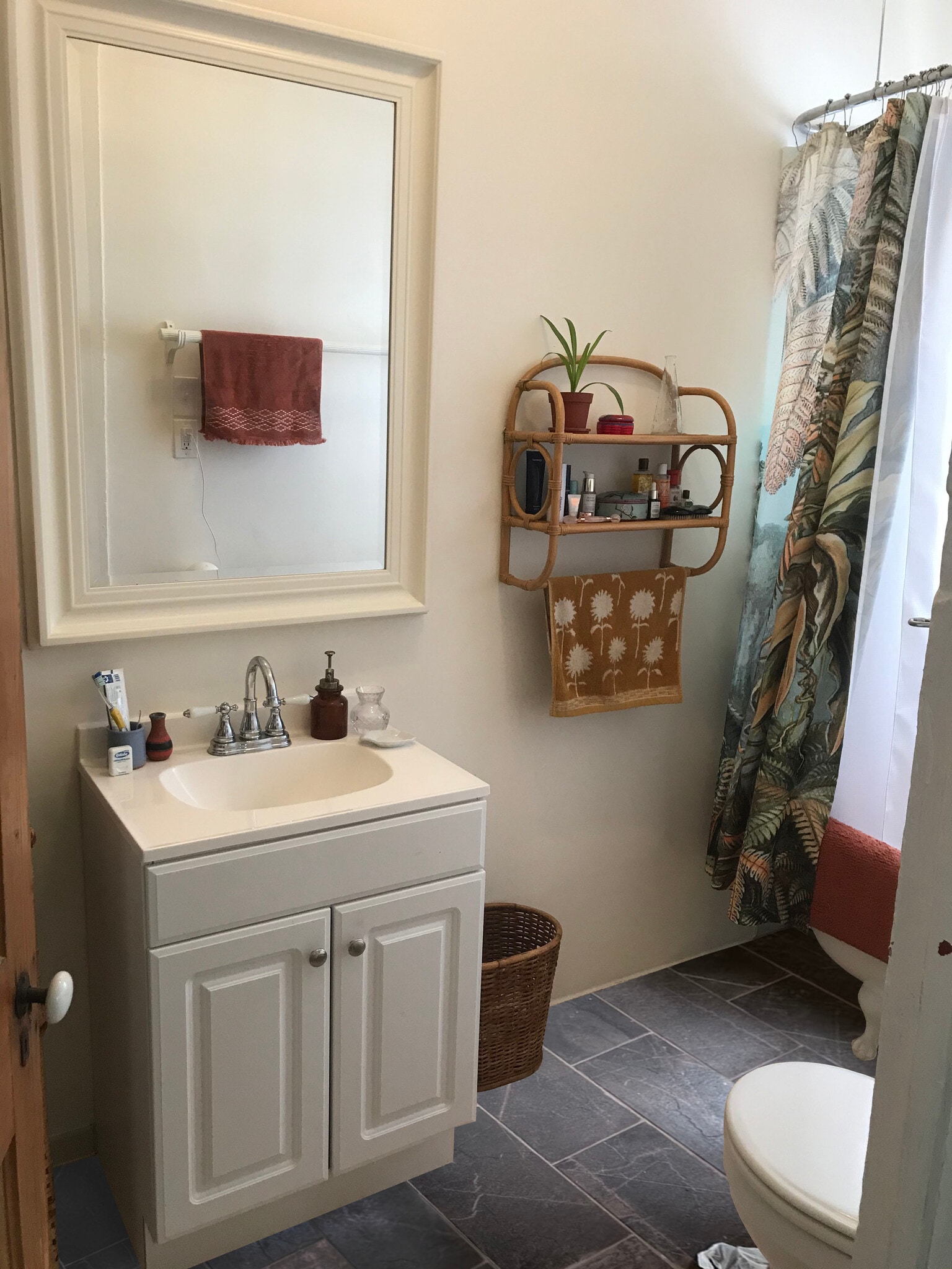 Bathroom - 3821 Dauphine St