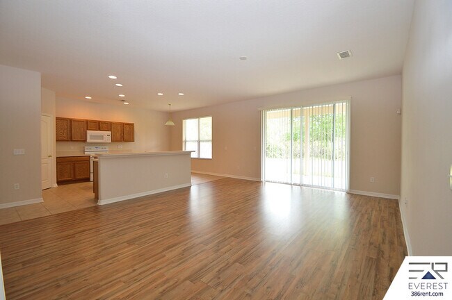 Building Photo - 40 Persimmon Dr