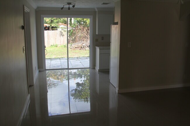 Building Photo - 4493 SW 49th Ct