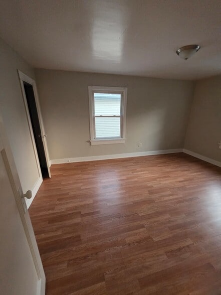 Building Photo - 458 S Kilmer St