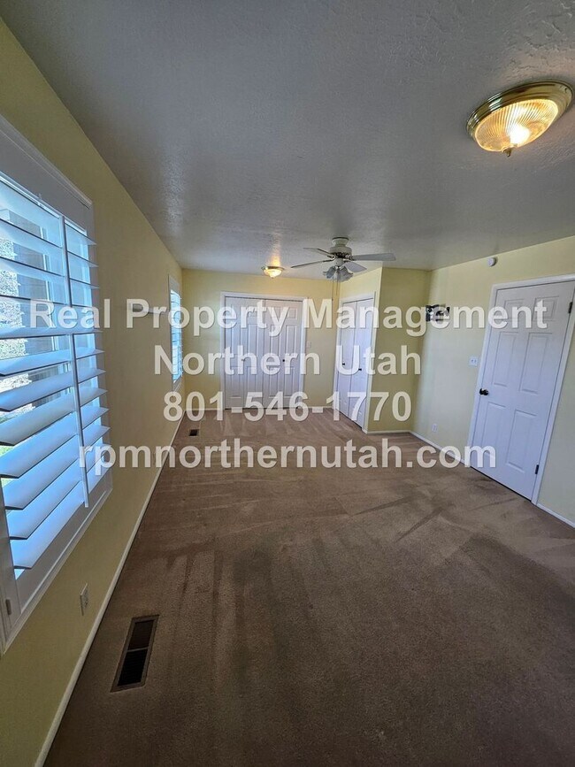 Building Photo - Stunning 5 Bedroom Home in Kaysville Now A...