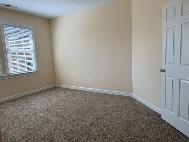 Building Photo - Stunning, Elegant Residence in Chapel Hill...