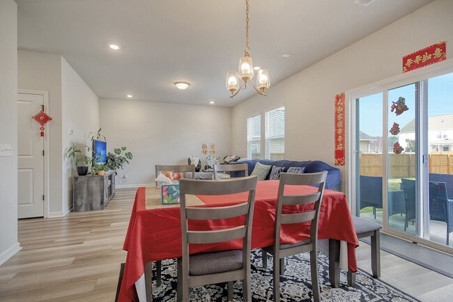 Building Photo - Spacious Moncks Corner Home