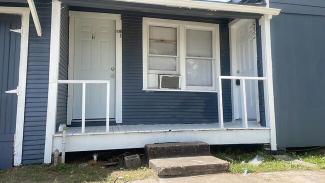 Building Photo - 531 E 8th St