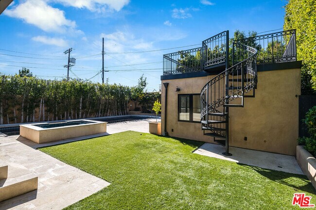 Building Photo - 139 S Kilkea Dr