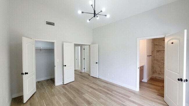 Building Photo - 5223 Intermission Ct