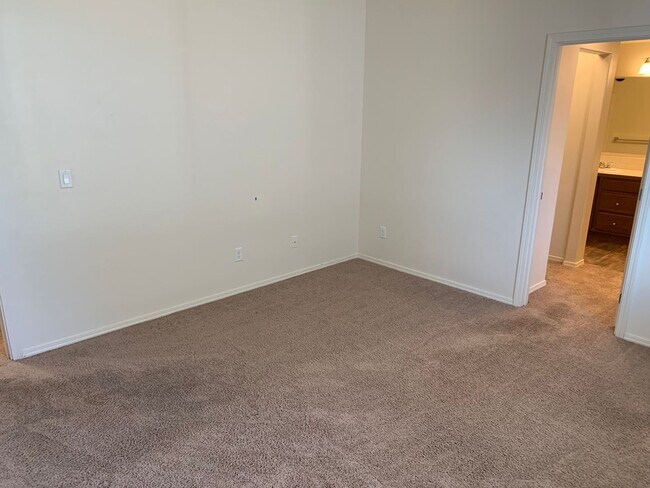 Building Photo - Newer single family home in Nampa!!!