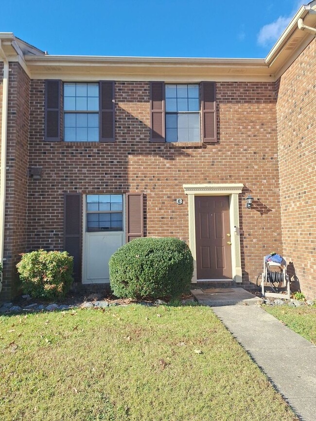 Building Photo - 300 Circuit Ln