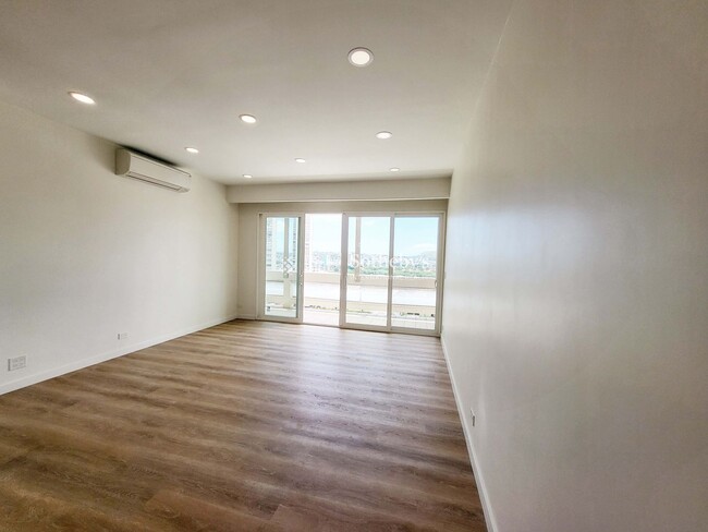 Building Photo - Ala Wai Plaza #PH8 | Honolulu, HI
