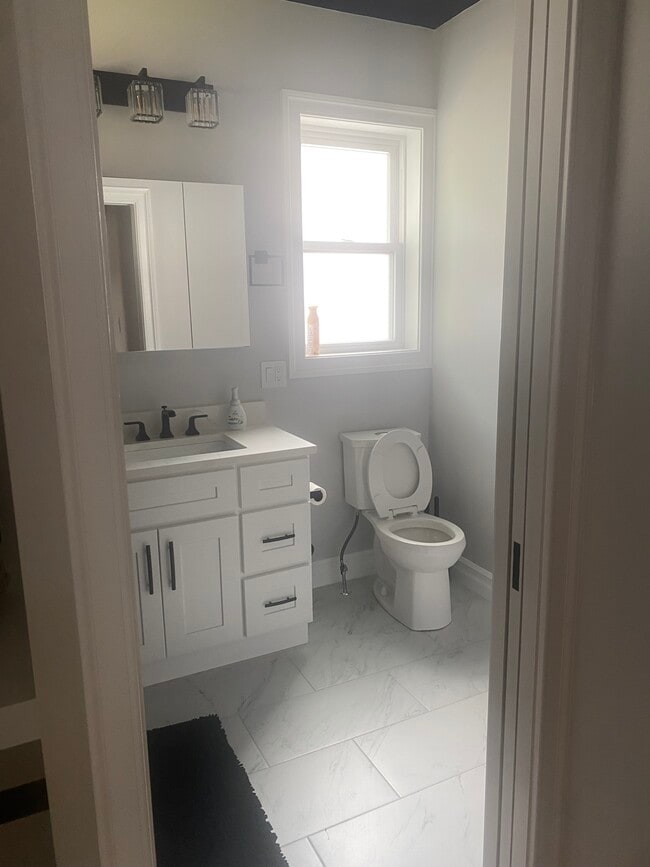 Primary Photo - 31 Brookview St