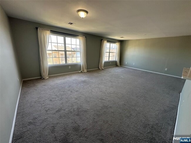 Building Photo - 60 Bergen Ridge Rd