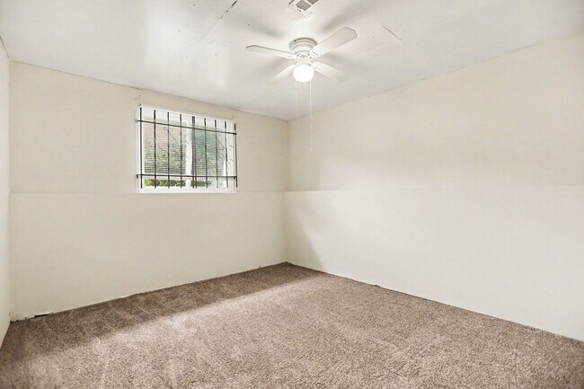 Building Photo - 1380 Muirfield Dr