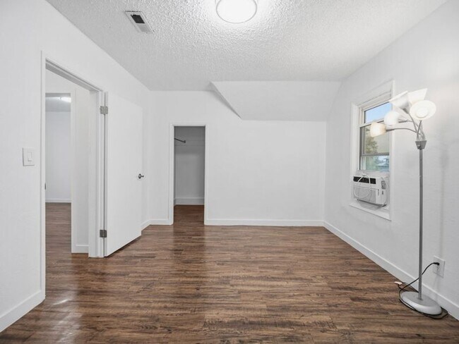 Building Photo - Stunning Updated Home in North Spokane | Bright Interiors, Modern Kitchen & Private Patio