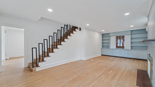 Building Photo - 16 Boxwood Rd