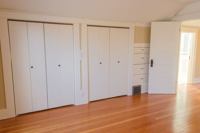 Building Photo - 4Bd/2.75Ba Seattle House