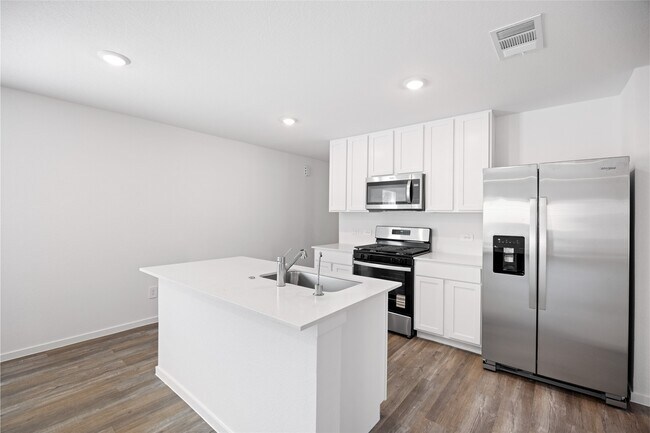 Building Photo - 23235 Teakwood Hills Dr