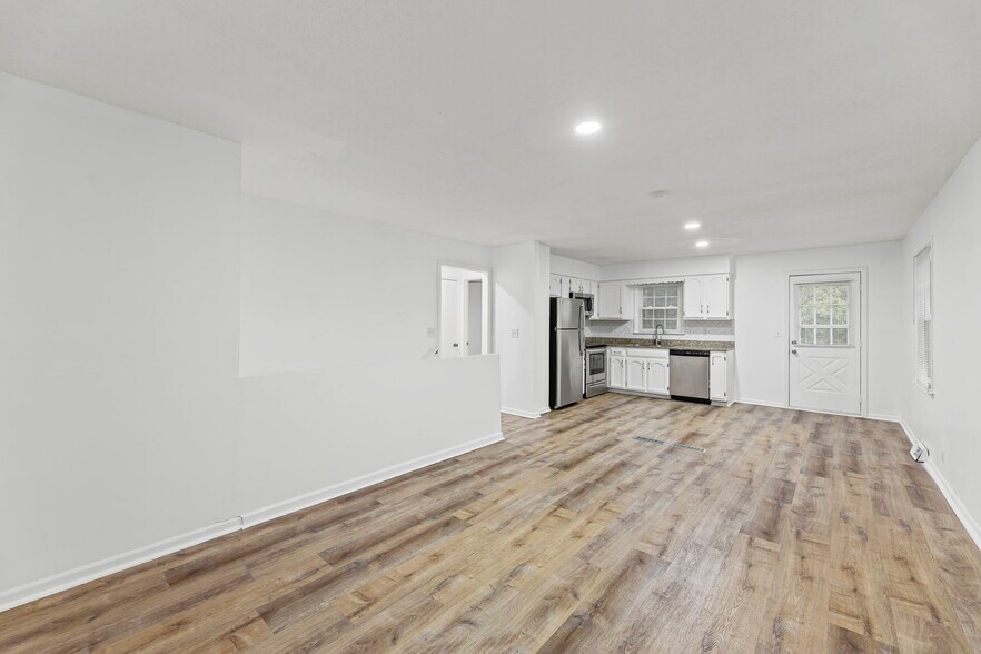 Building Photo - 226 S Ridgeview Rd