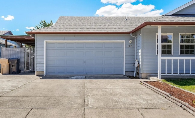 Building Photo - 122 Goldfish Farm Rd SE