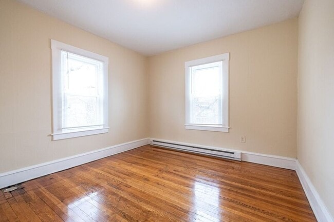 Building Photo - 72 Kensington Ave