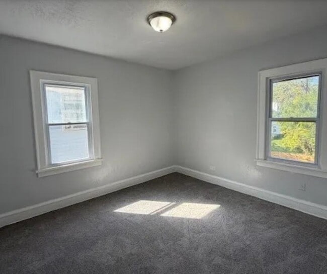 Building Photo - 3294 E 146th St