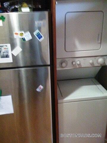 Building Photo - 64 Louis Prang St