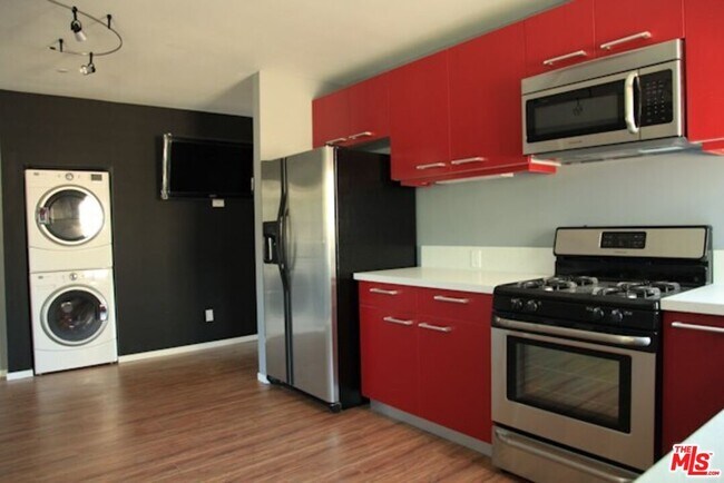 Building Photo - 2711 Orchard Ave.