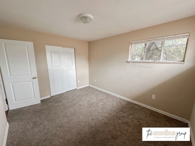 Building Photo - Hazel Ct
