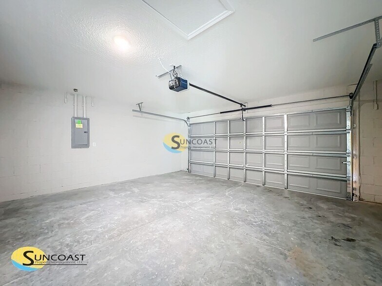 Building Photo - 4810 SW 139th St Rd