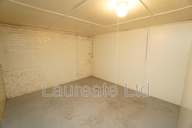 Building Photo - 3132 Perry St