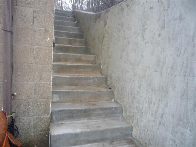 Building Photo - 4465 Mt Troy Rd Ext