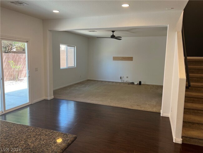 Building Photo - 10862 Knickerbocker Ave