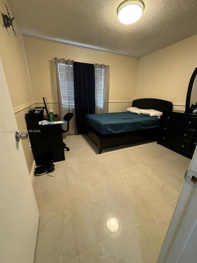 Building Photo - 31XX W 72nd St