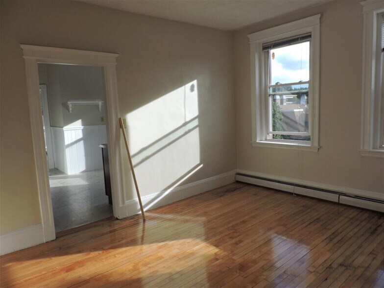 Building Photo - 274 Brookline St