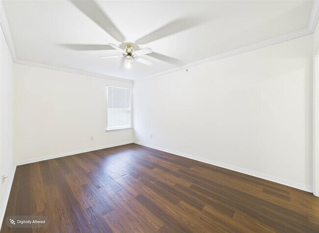 Building Photo - 501 W 26th St