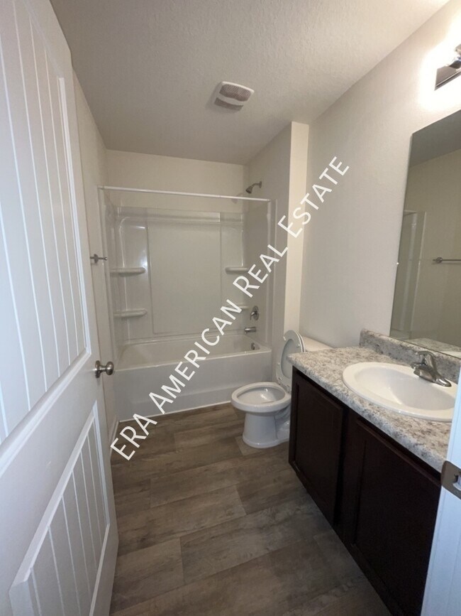 Building Photo - 818 Moorhen Way