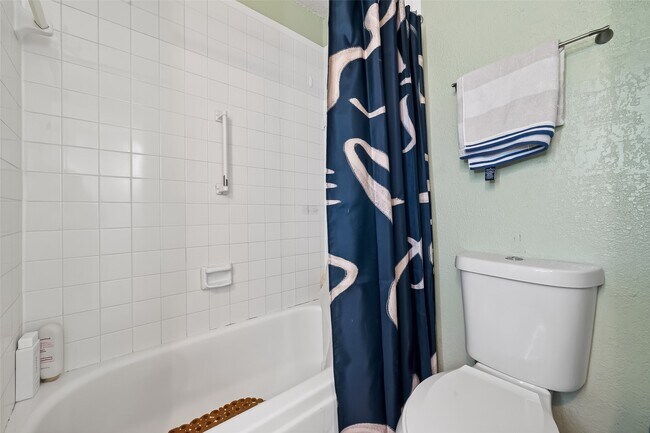 Building Photo - 3200 S Gessner Rd