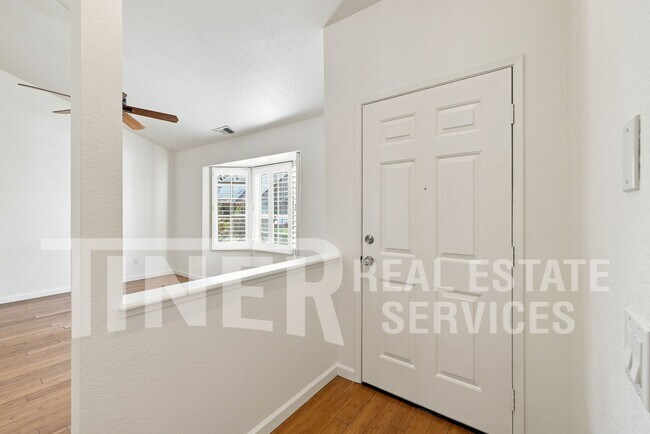 Building Photo - 3863 Olivebranch Ln
