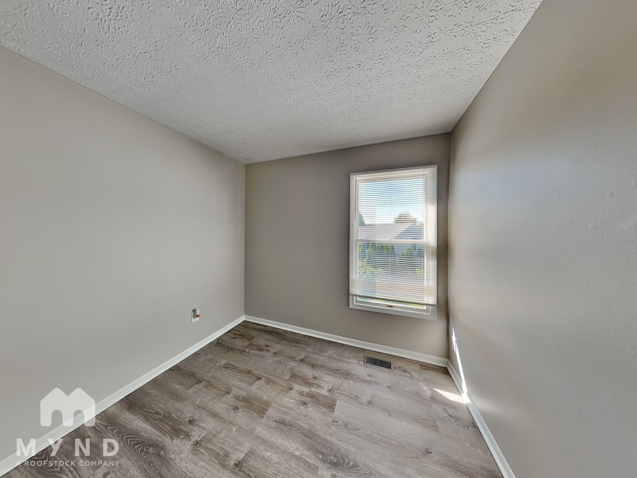 Building Photo - 4573 Dungannon Dr