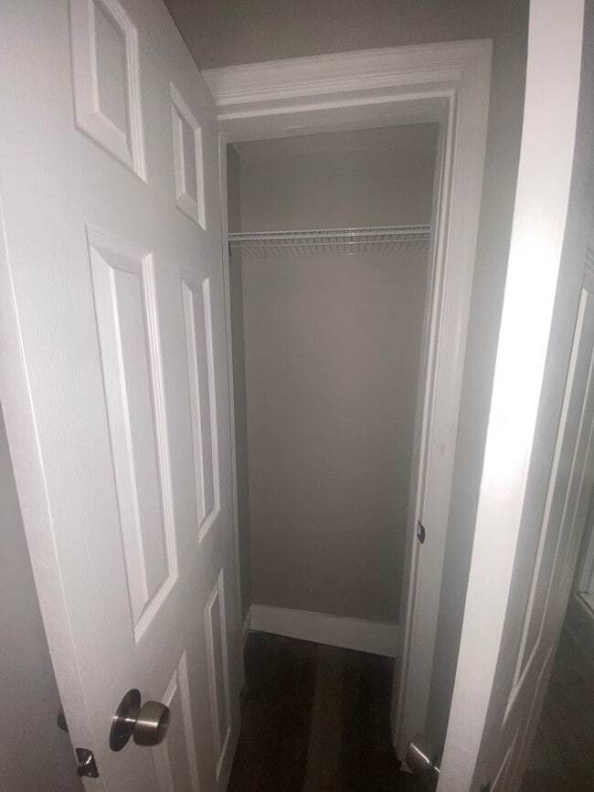 Building Photo - Remodeled Home - Oak Lane