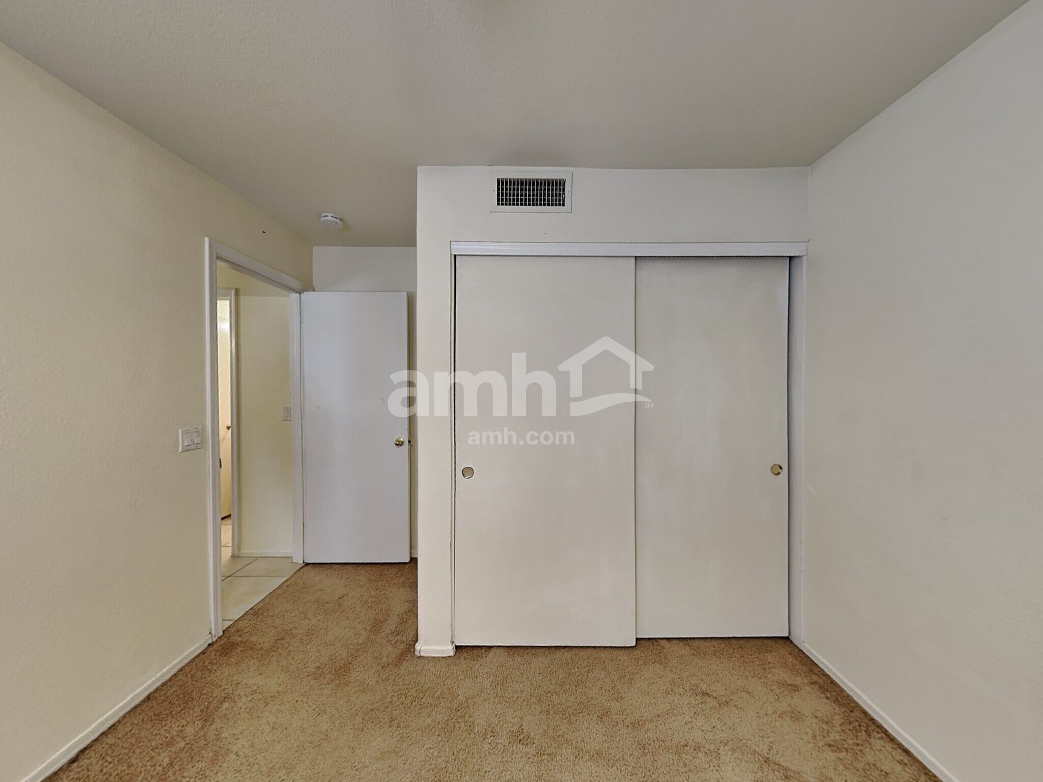 Building Photo - 1130 W Lark Dr