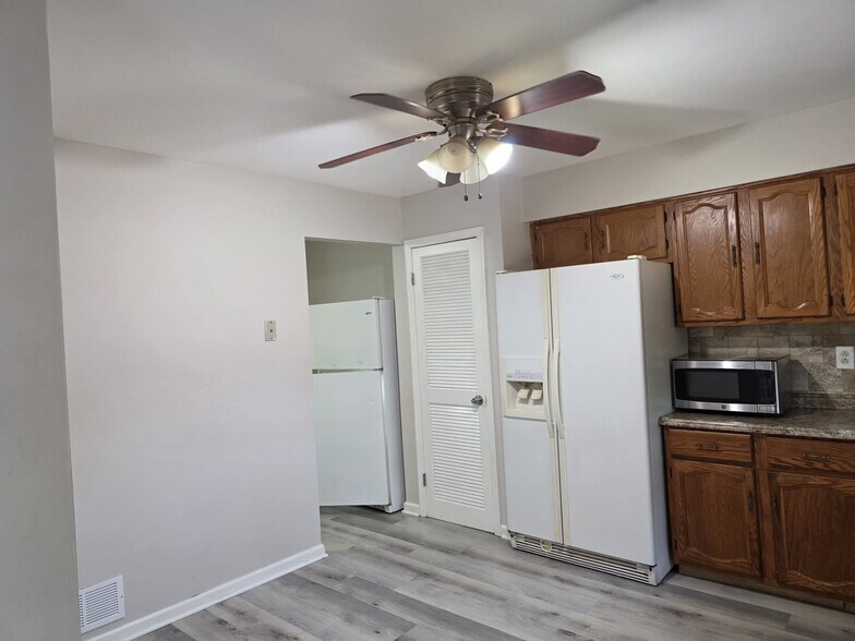 Building Photo - 2803 Kent Pl
