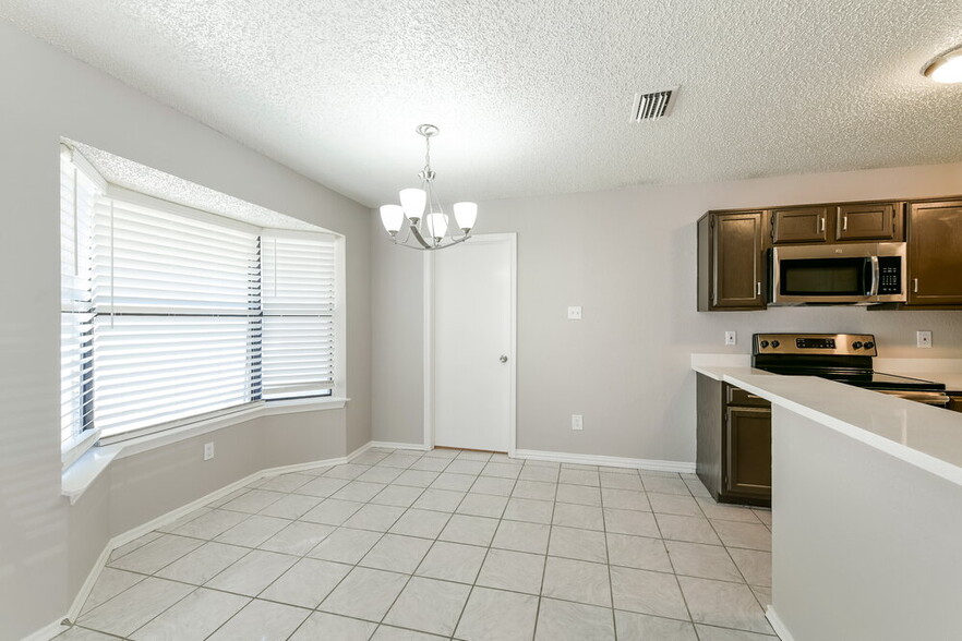 Building Photo - 907 Cedar Run Dr