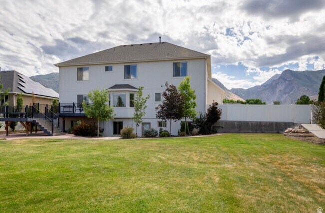 Building Photo - 868 Braddock Lane