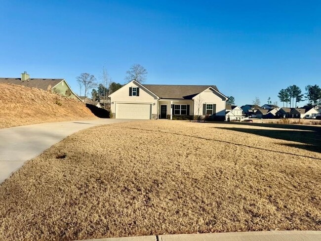 Building Photo - 1 Lyndhurst Dr