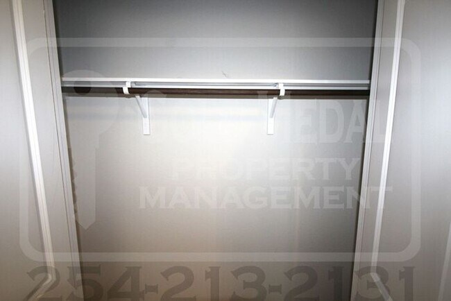 Building Photo - 335 Black Opal Dr