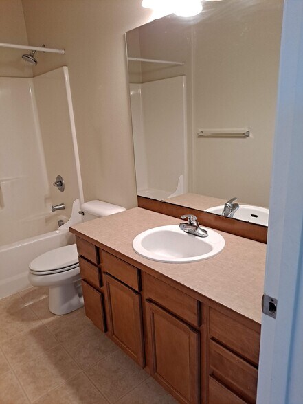 bathroom (full) - 14915 38th Dr SE