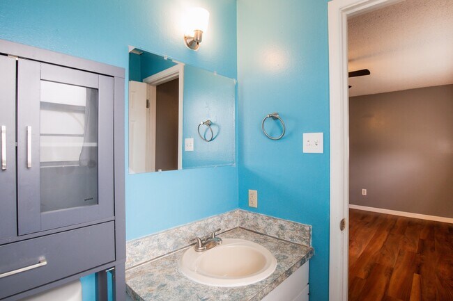 Building Photo - 1633 Stull Dr